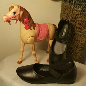 Girls black slipper shoes